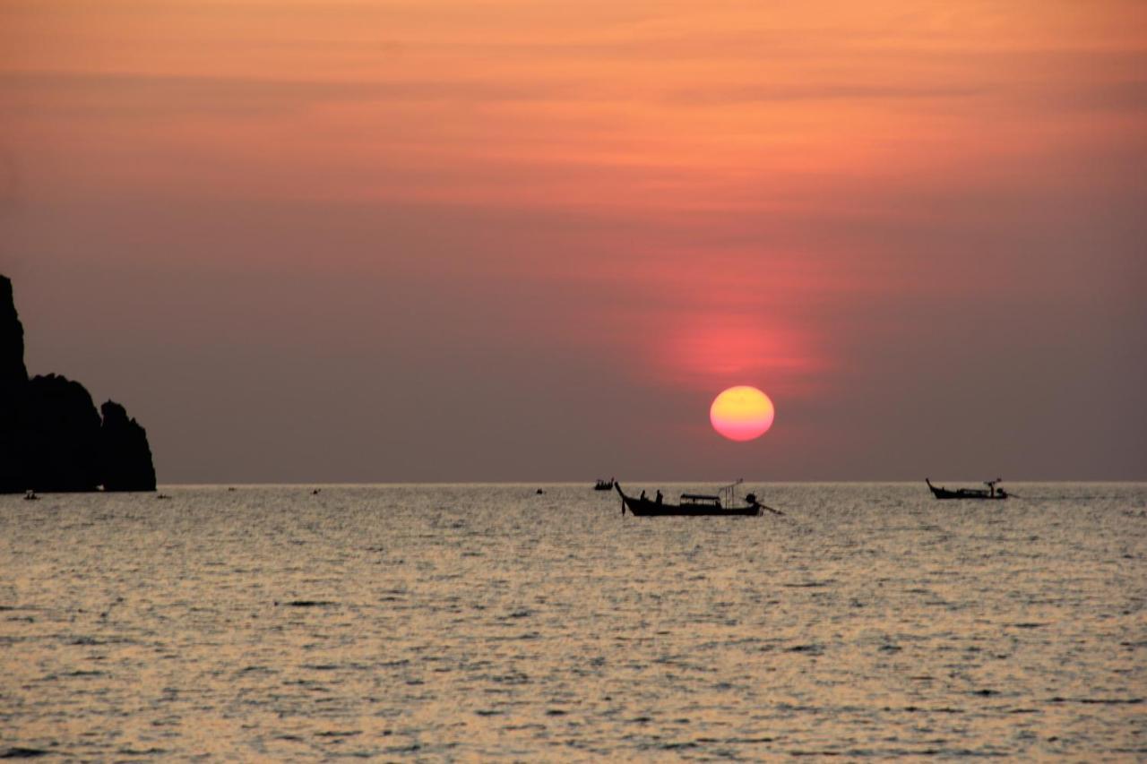 Phi Phi Seaside Bungalow エクステリア 写真
