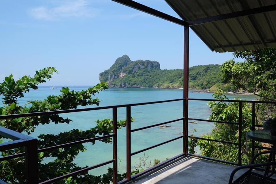 Phi Phi Seaside Bungalow エクステリア 写真