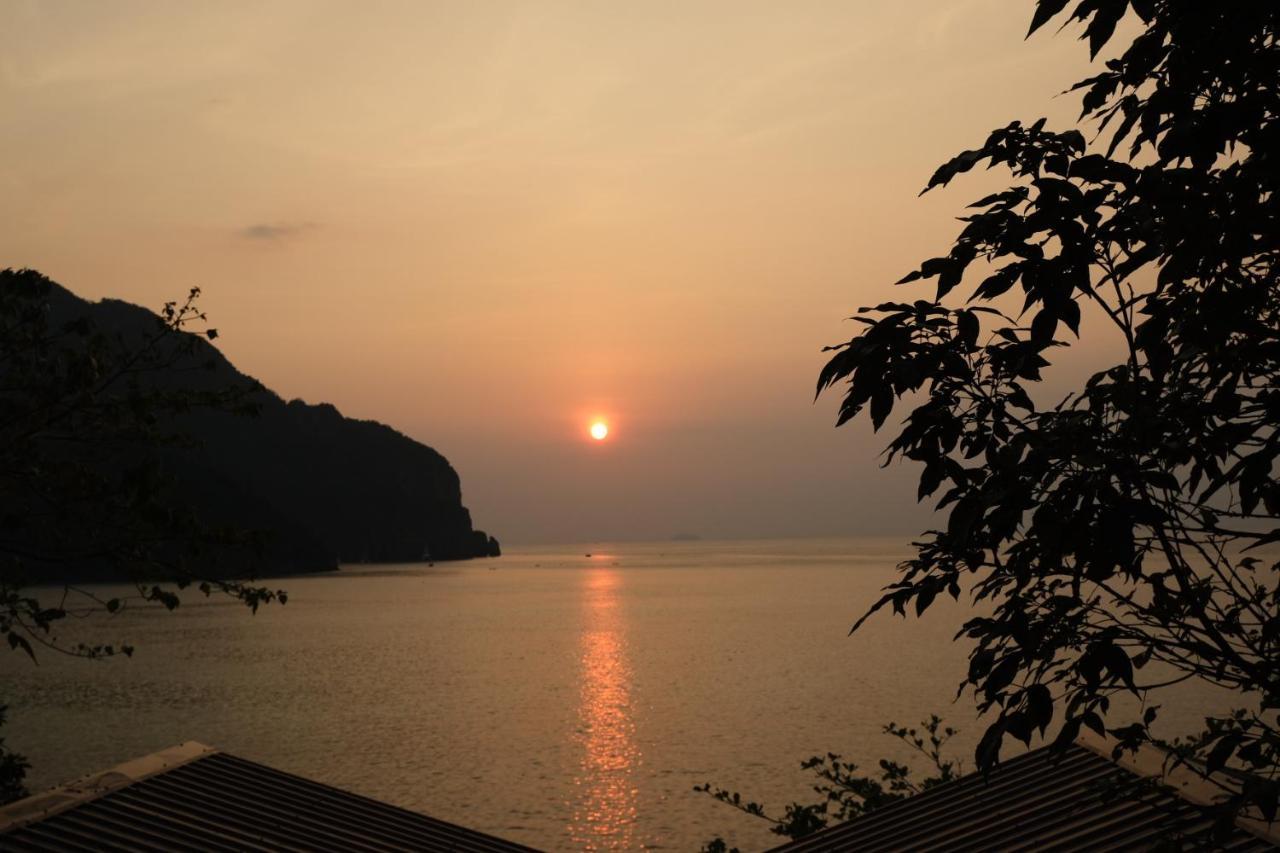 Phi Phi Seaside Bungalow エクステリア 写真