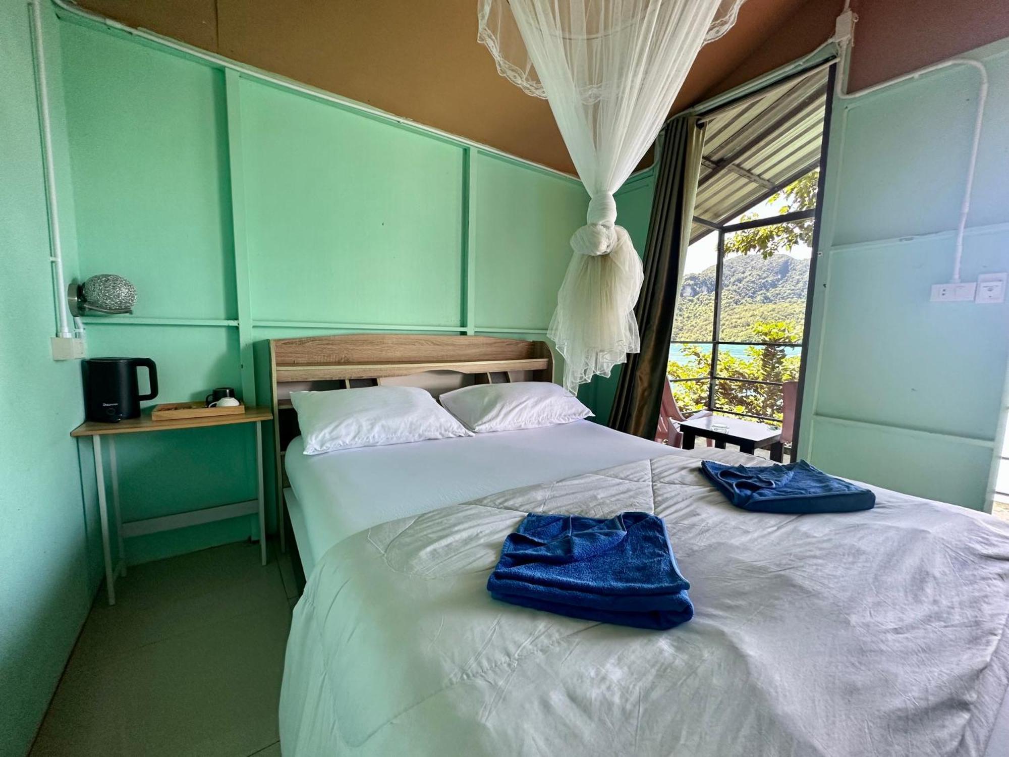 Phi Phi Seaside Bungalow エクステリア 写真