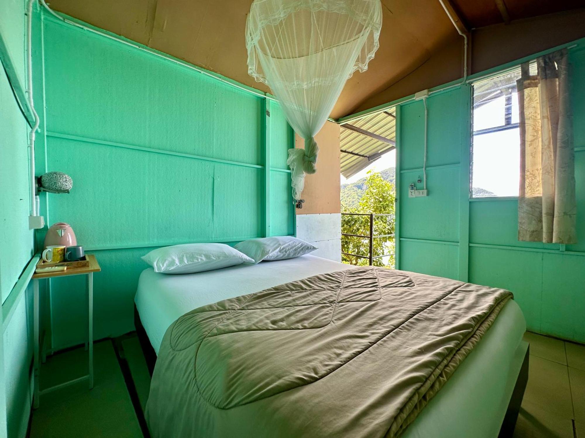Phi Phi Seaside Bungalow エクステリア 写真
